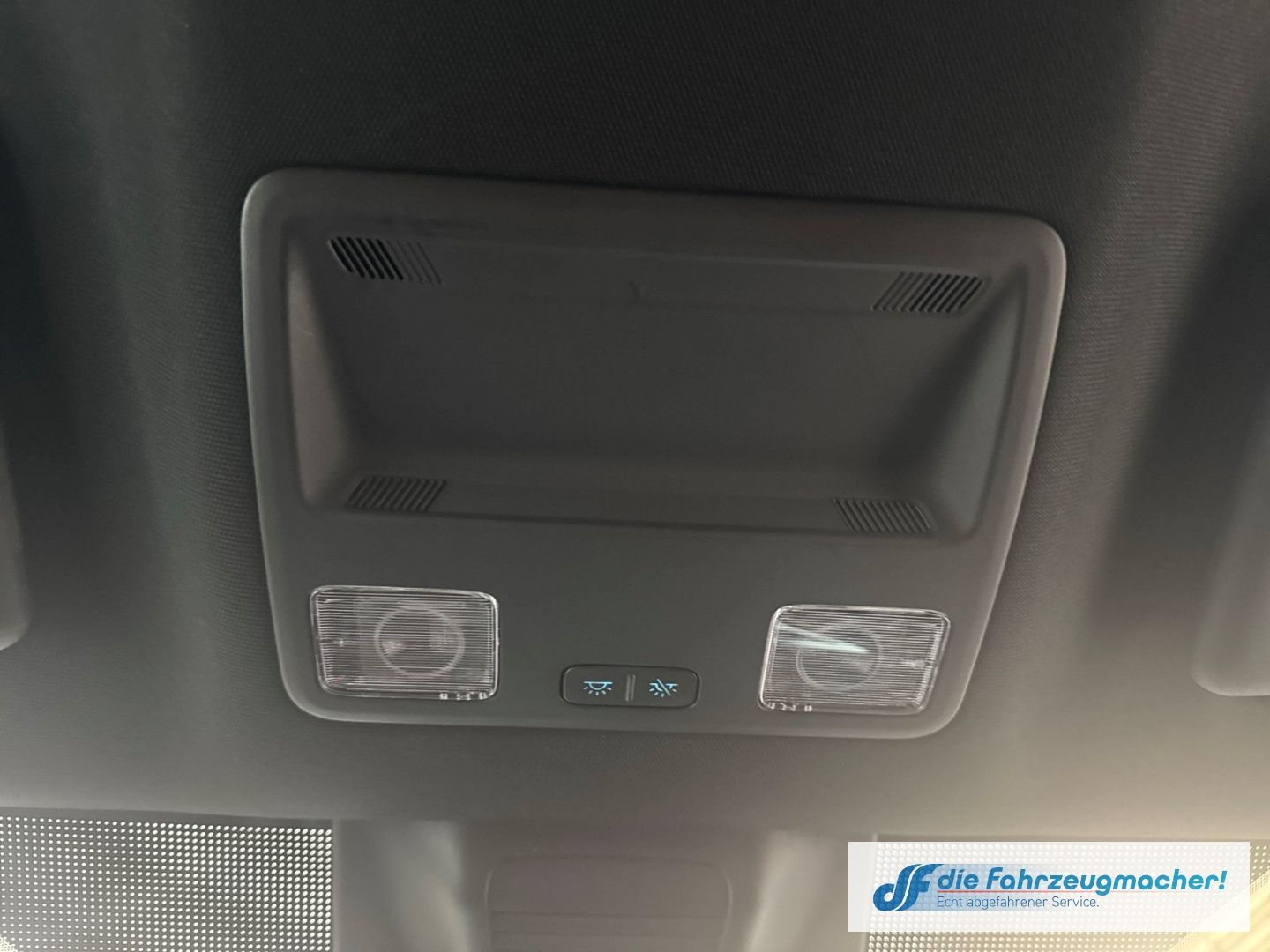 Fahrzeugabbildung Ford Focus Turnier ST-Line Navi LED ACC Apple CarPlay