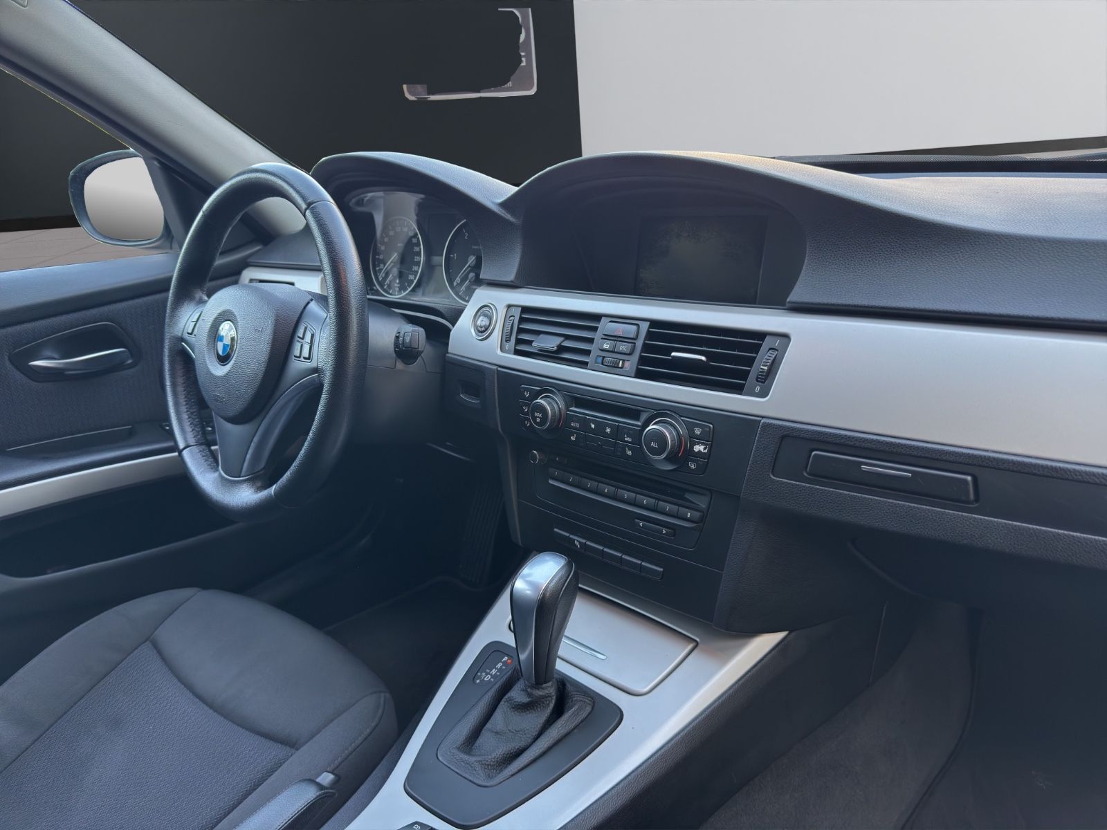 Fahrzeugabbildung BMW 320 3 Touring 320 d