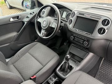 Volkswagen Tiguan - 11