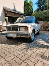 Lada 2107 Limosine 83 PS  1,7 Liter Hubraum - Lada 2107 mit Benzin-Antrieb