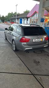 BMW 330d xDrive Touring *M-SPORT*AHK*NAVI*H&K*PANO - BMW 330 aus 2011: 330d