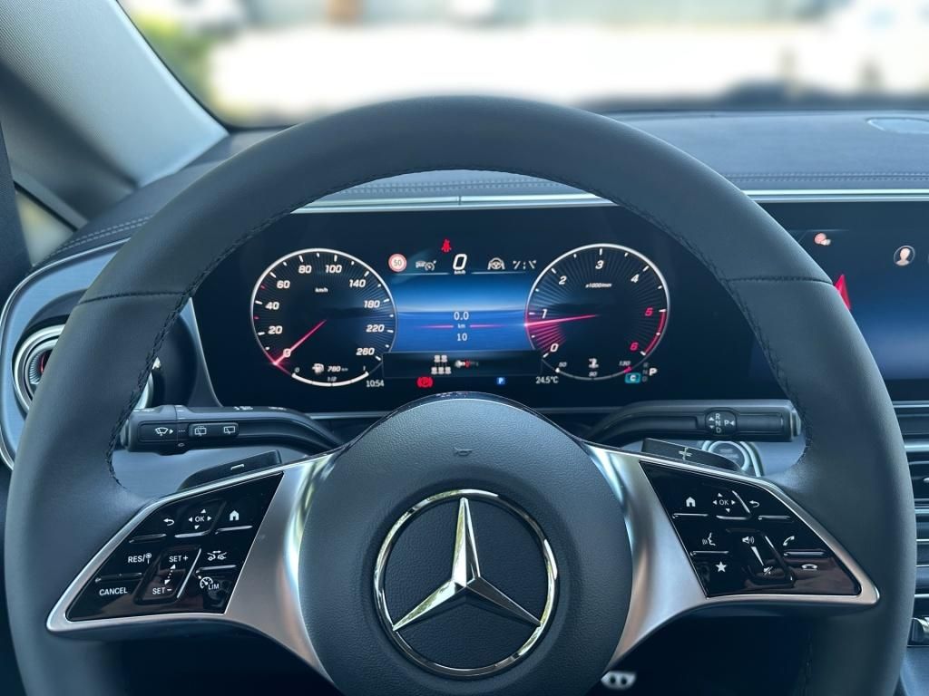 Fahrzeugabbildung Mercedes-Benz V 300 d 4MATIC AVANTGARDE Lang AIRMATIC AHK STHZ