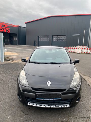 Renault Clio Expression 1.2 16V 75 mit neuem TÜV