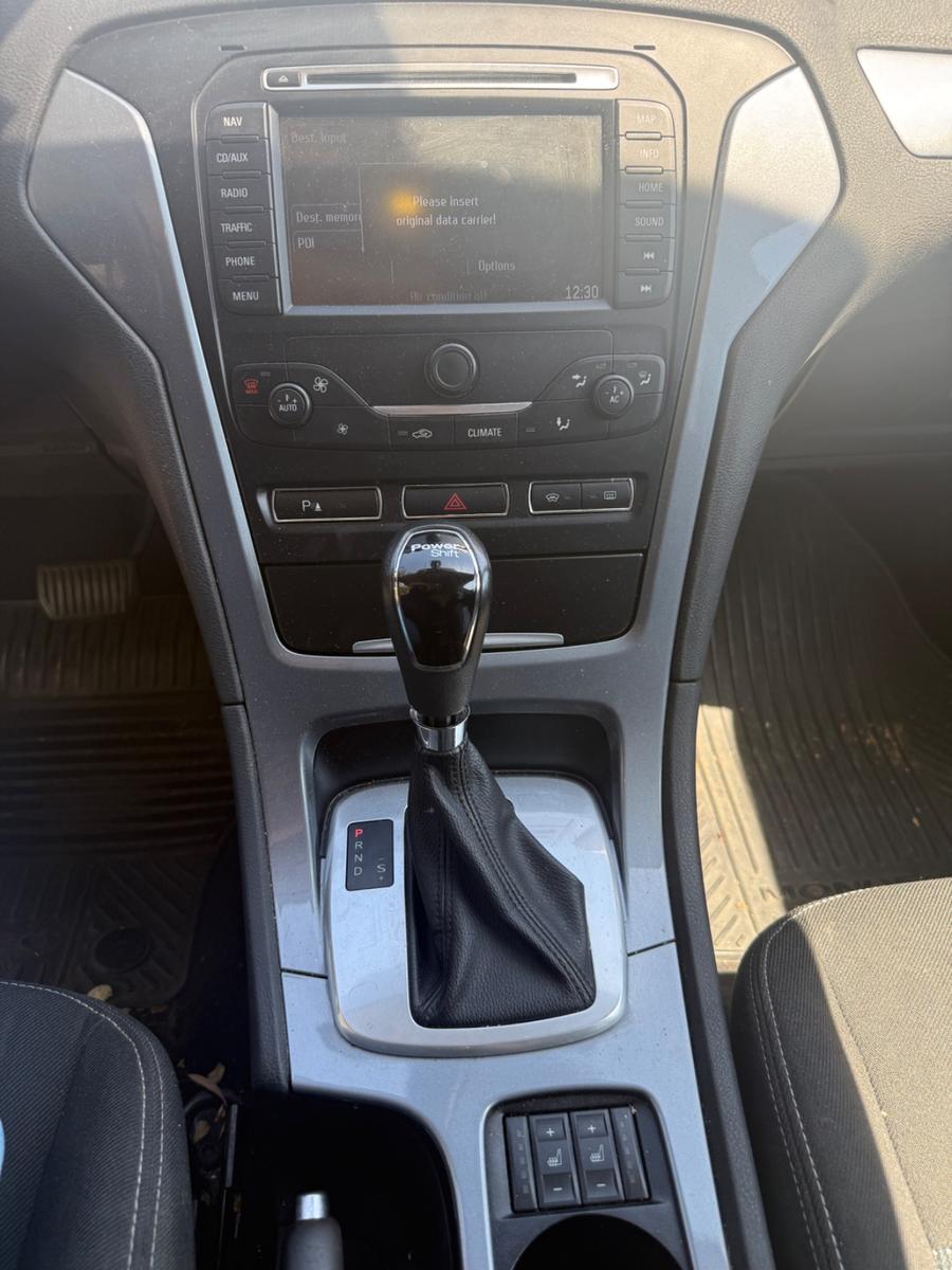 Ford Mondeo 2012 — photo 10