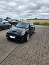 MINI Cooper S  - MINI Cooper S Coupé mit Benzin-Antrieb: Automatik