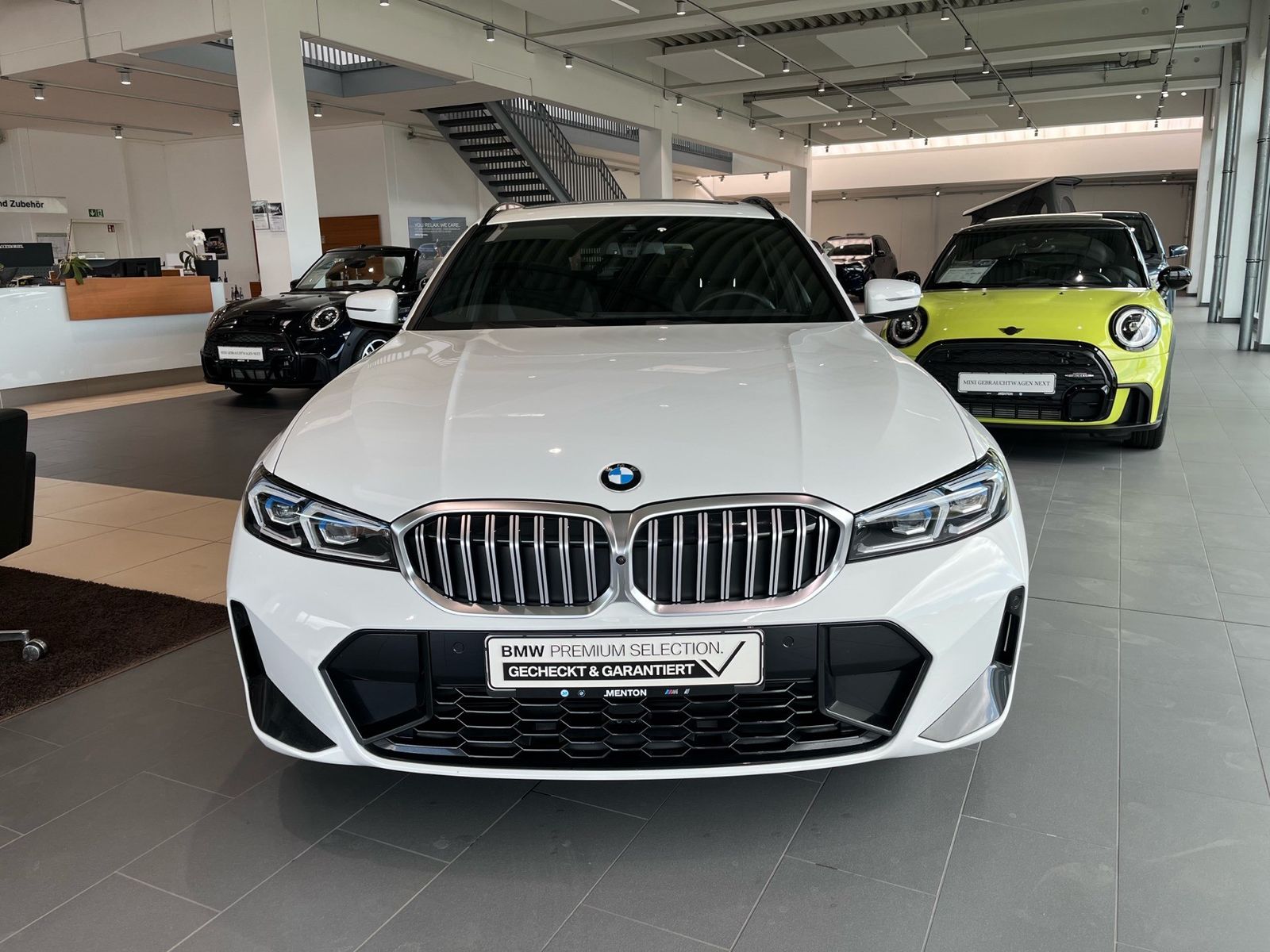 BMW 330d xDrive M Sportpaket AHK Panorama ad.LED Har foto 2