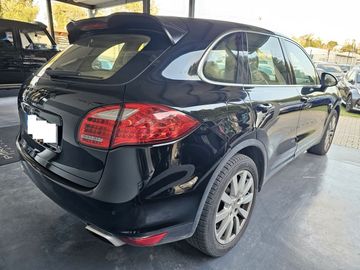 Porsche Cayenne - 6