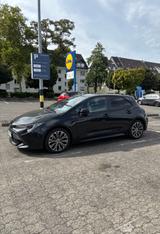 Toyota Corolla 1,8 Hybrid mit vielen Extras - Toyota Corolla: 1.8