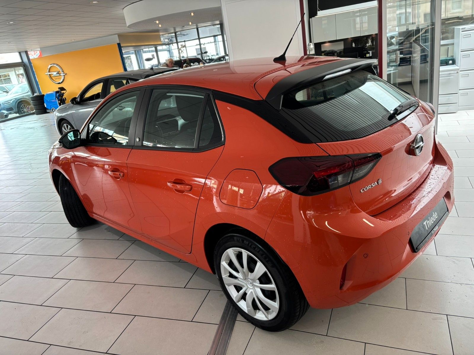 Fahrzeugabbildung Opel Corsa-e F EDITION 7,4KW SHZ/PDC/NAVI/TEMPOMAT/50