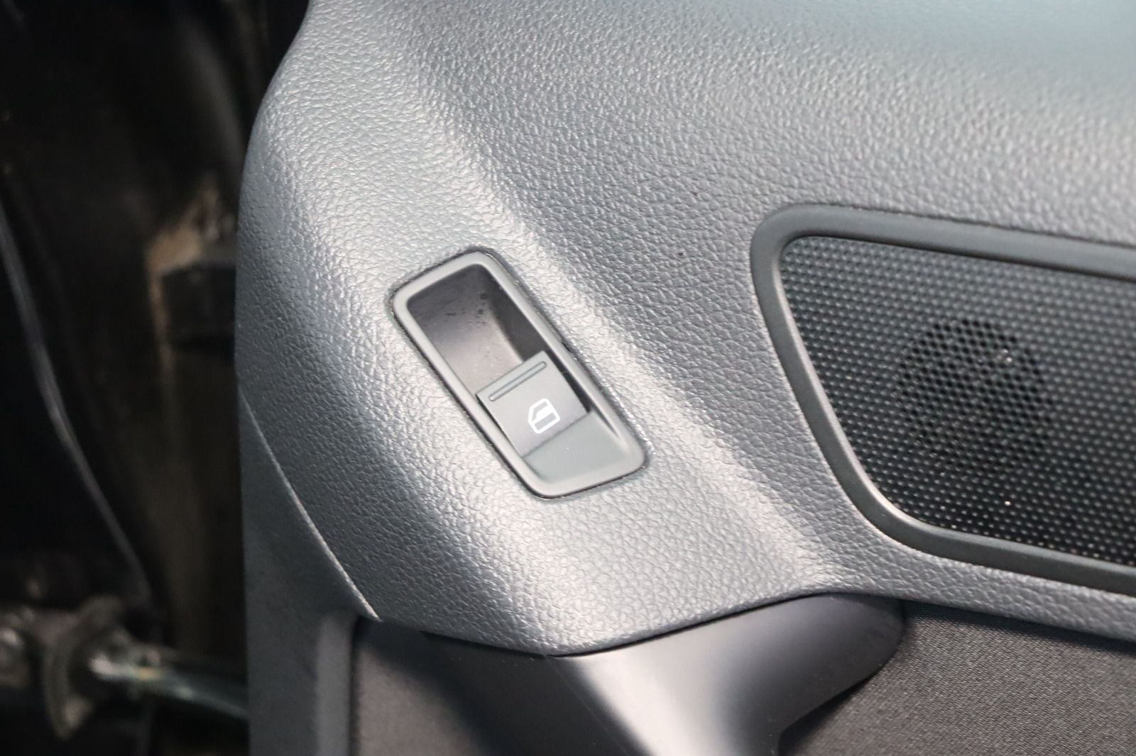 Fahrzeugabbildung Volkswagen Tiguan 1.4 TSI * HU/AU 09.2027