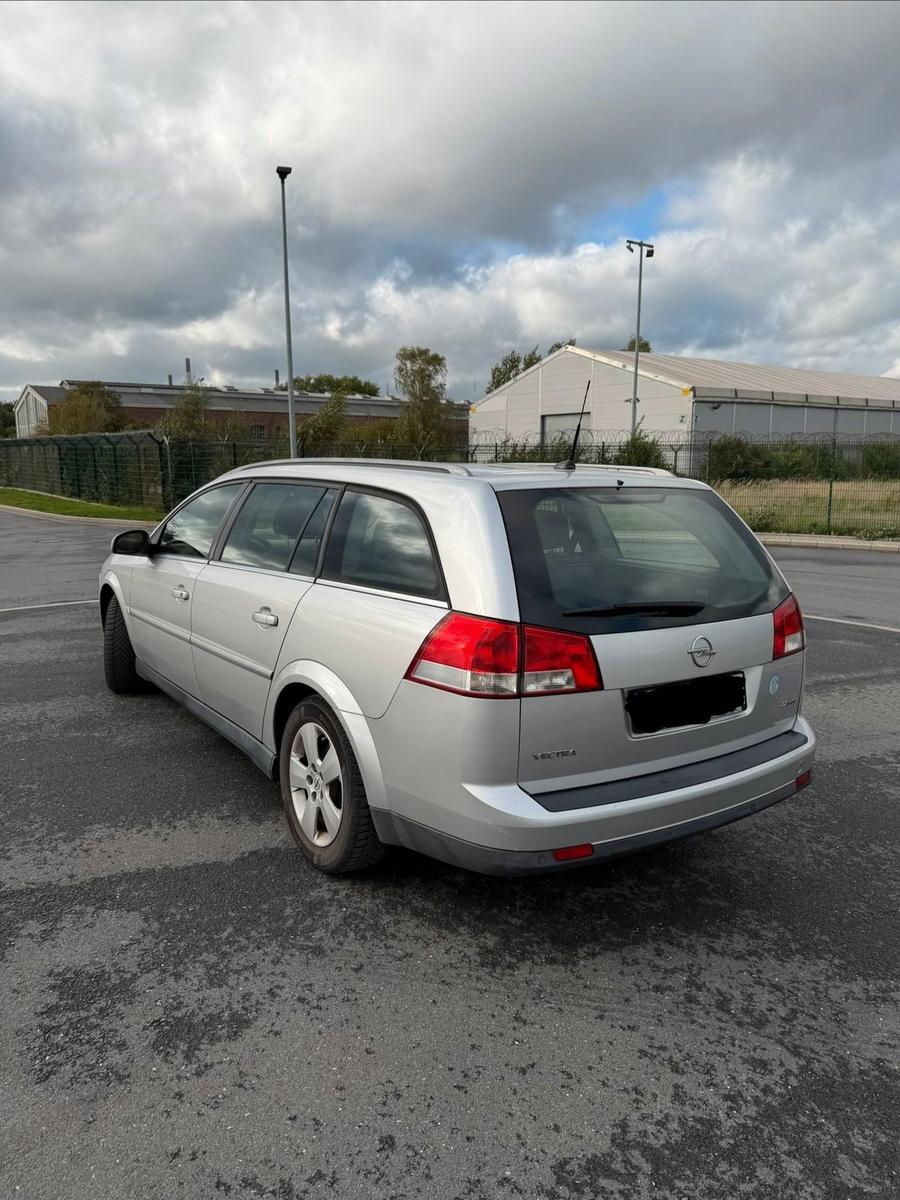Opel Vectra 2005 — photo 7