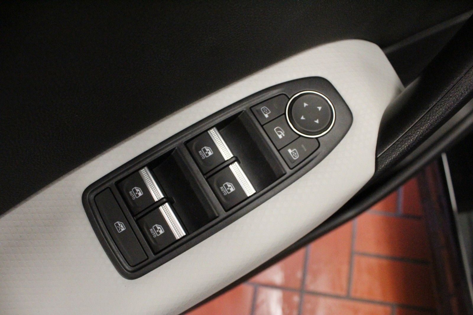 Fahrzeugabbildung Renault Captur E-Tech Plug-In 160* Edition One *