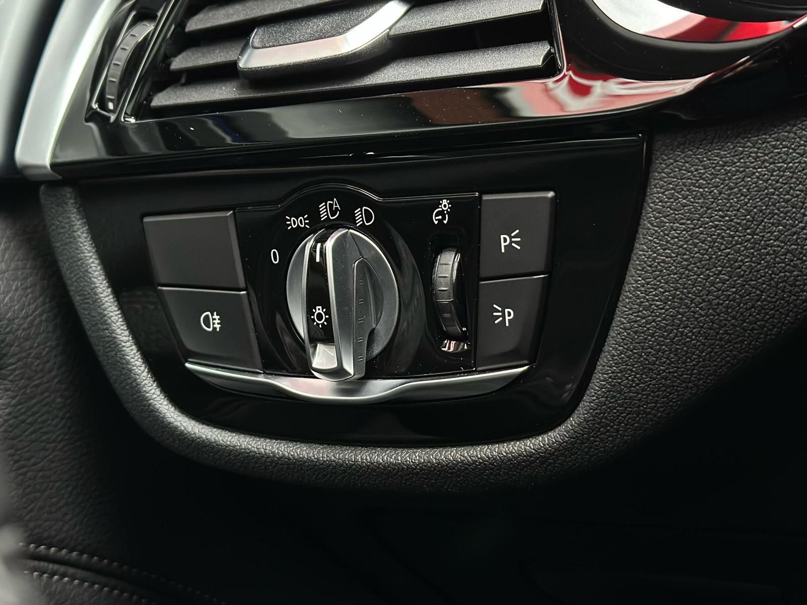 BMW 530i xDRIVE M SPORT PAKET SHADOW  LASER#HUD#ACC - Image 20