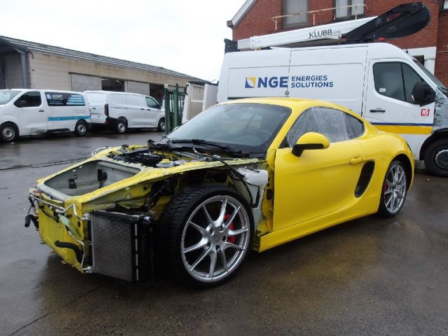 PORSCHE Cayman