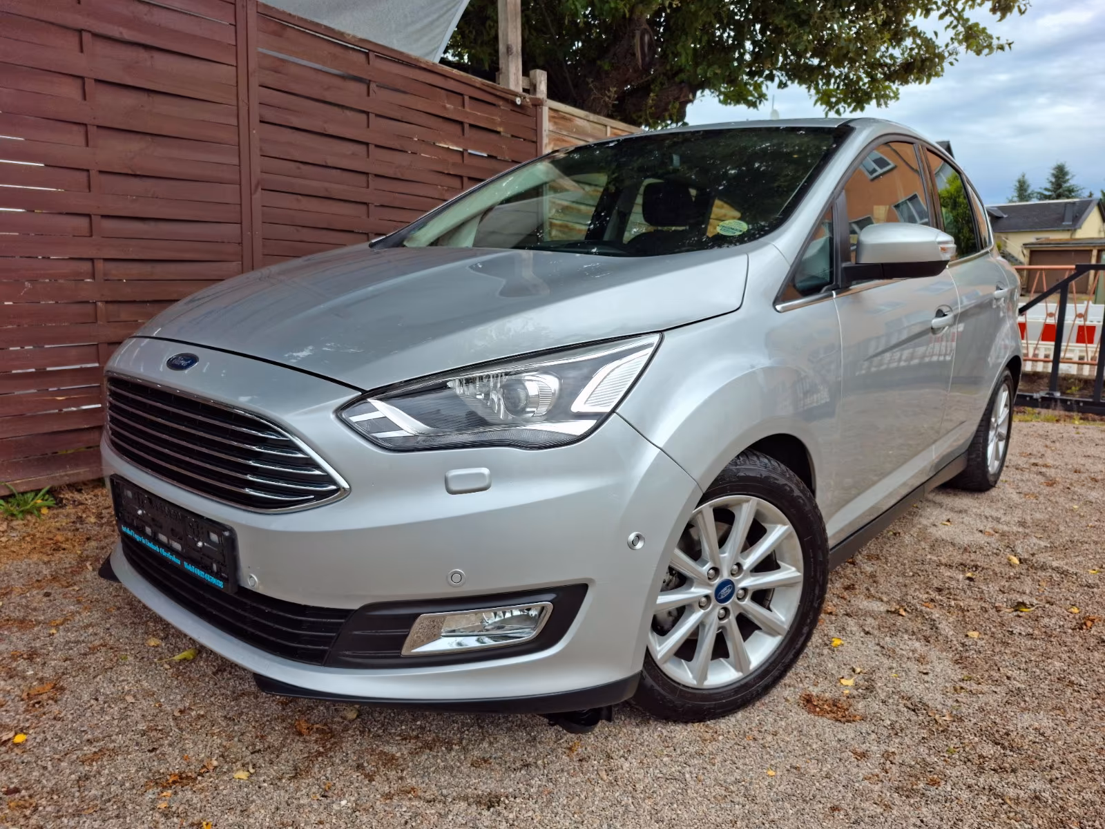 Ford C-Max Titanium 1.Hand AHK BiXenon Phone PDC ALU