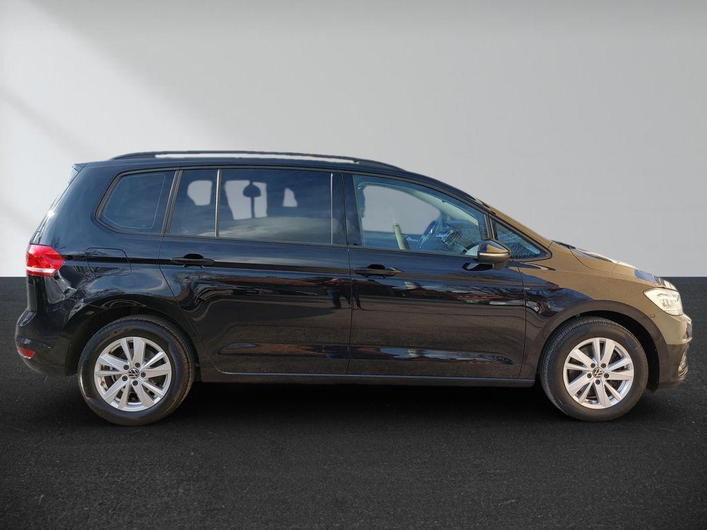 Volkswagen Touran 1.5 TSI DSG 7-Sitzer SHZ PDC Massagesitz