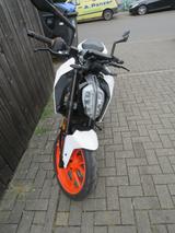 KTM 390 Duke ABS weiß - KTM VON 251 BIS 500 CCM