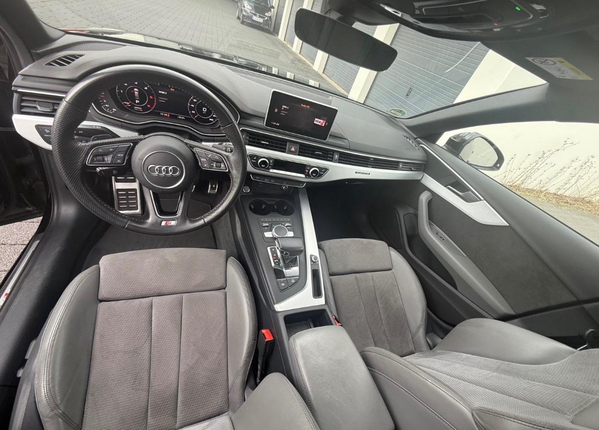 Audi A4 TDI quattro Avant S line