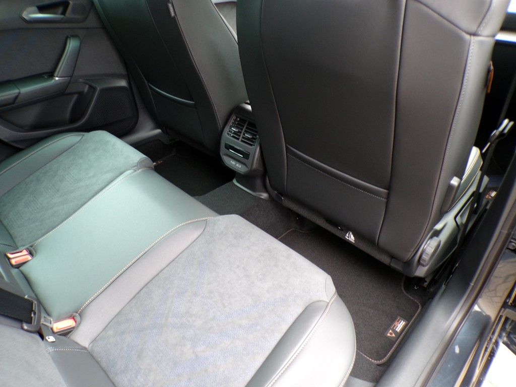 Fahrzeugabbildung CUPRA Leon Sportstourer 1.5 eTSI DSG