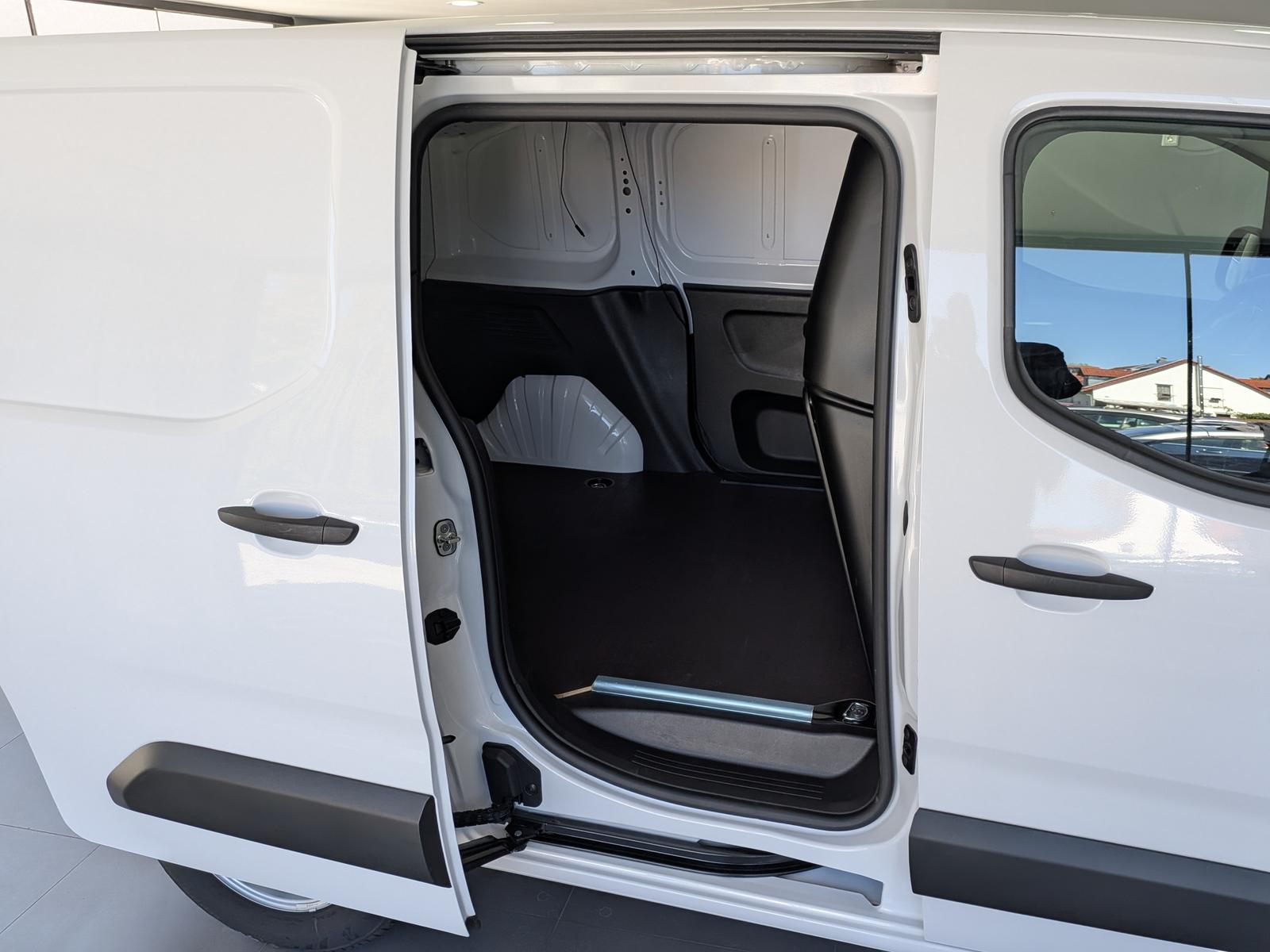 Peugeot Partner L1H1/M+NAVI+360°KAMERA+TOT WINKEL+AUTOMA