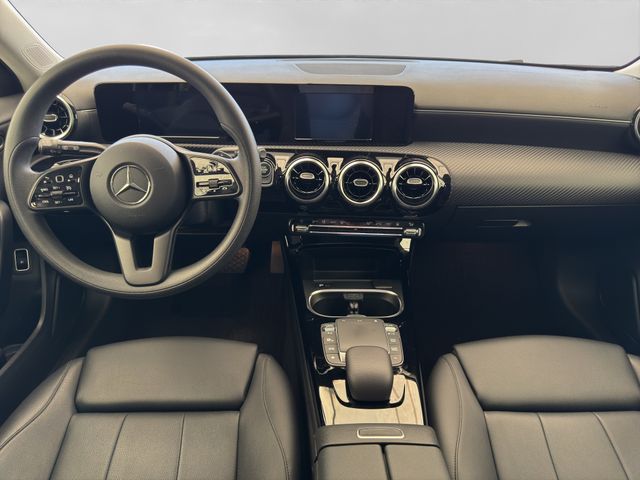 Fahrzeugabbildung Mercedes-Benz A 250 e Style+Leder+Navi+LED+MBUX+DAB