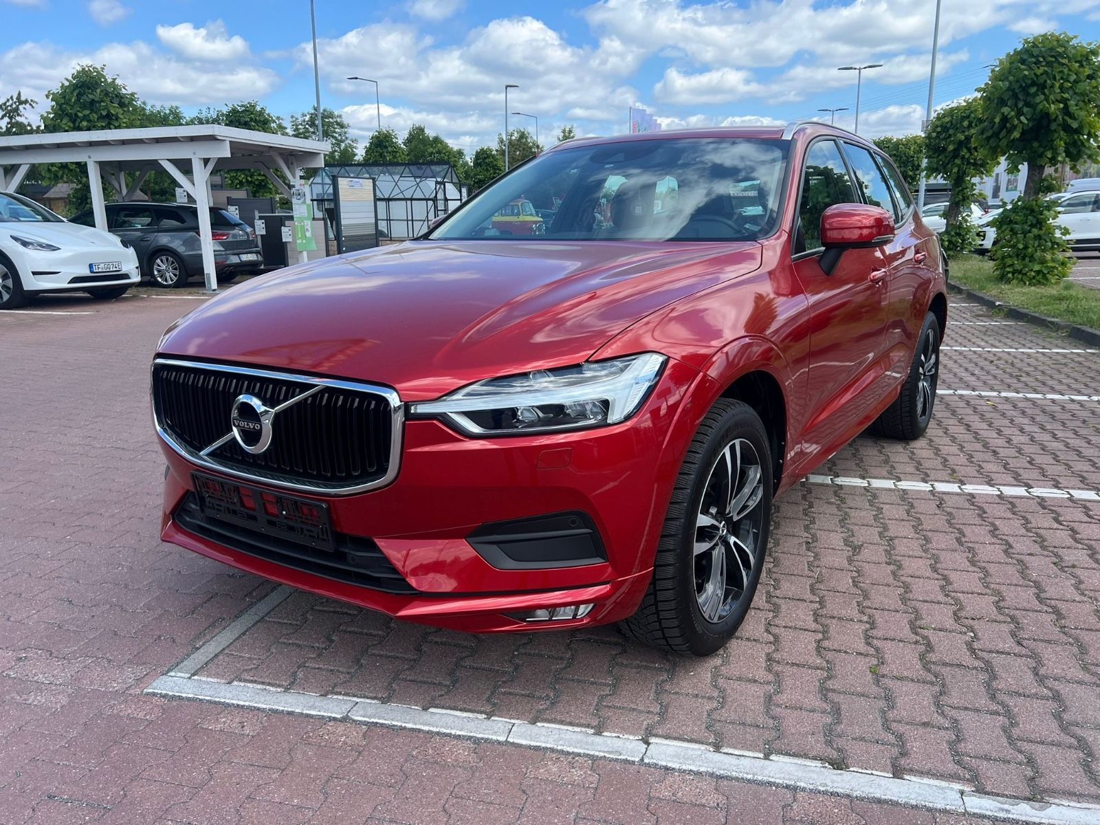 Volvo XC60 D4 Momentum Automat Navi LED Kamera