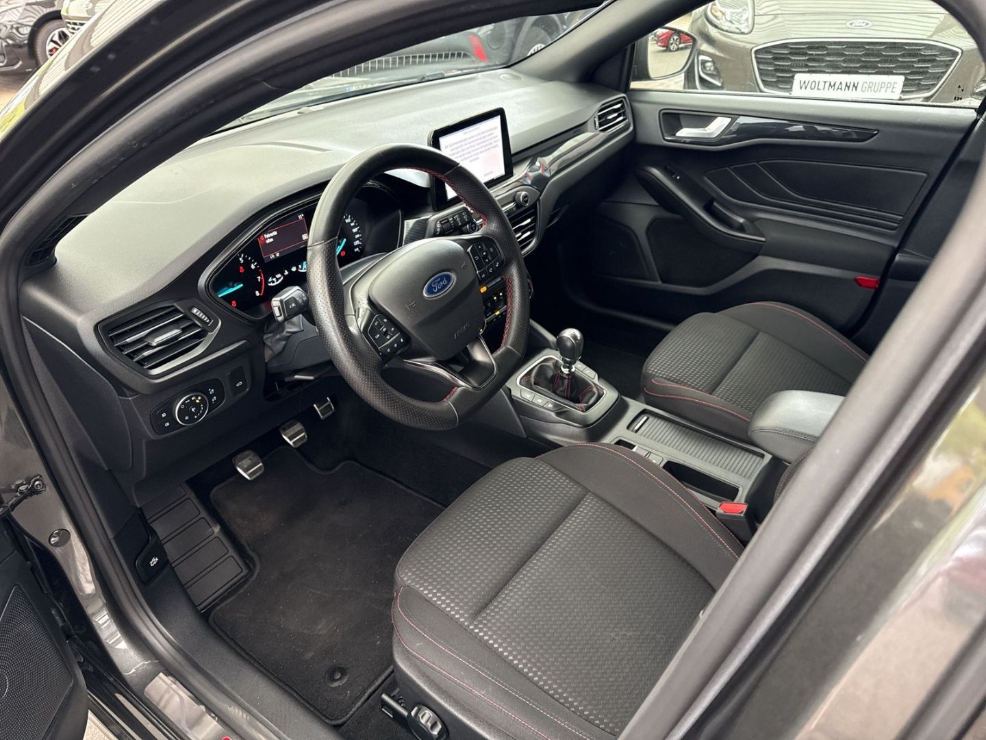 Fahrzeugabbildung Ford Focus Turnier ST-Line PPS/Kam./TWA/Winterp./NAVI