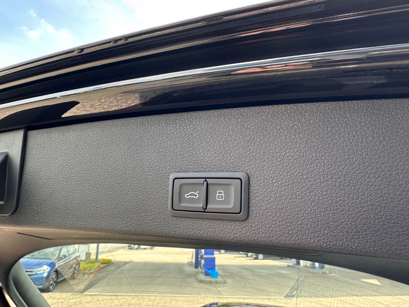 Fahrzeugabbildung Audi Q2 35 TDI S line S Tronic Matrix/Black/APP/Navi