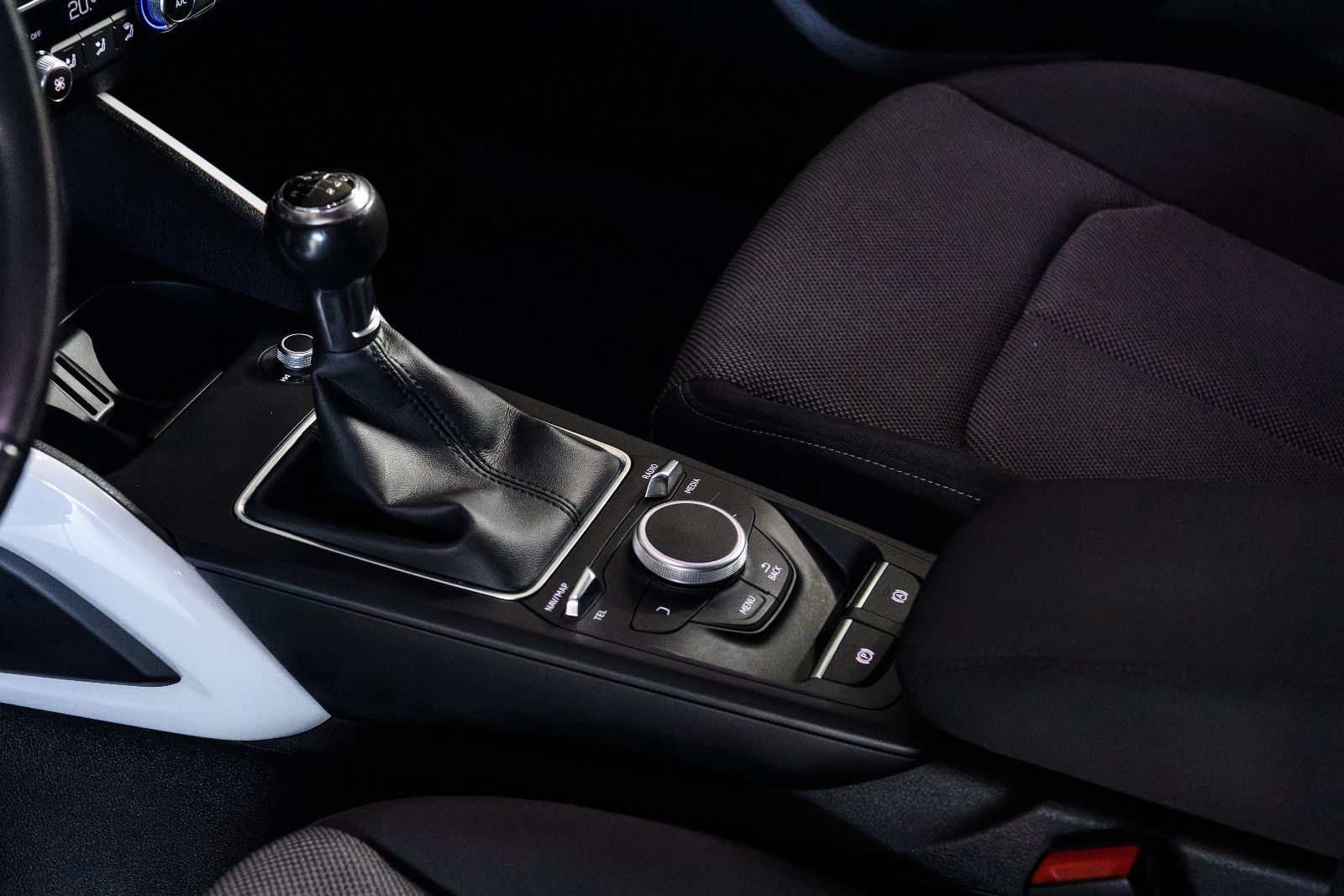 Fahrzeugabbildung Audi Q2 sport 1.6 TDI +LED +Bluetooth