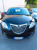 Lancia Ypsilon 1.2 69 CV 5 porte Gold Impeccabil - schwarze Lancia Ypsilon