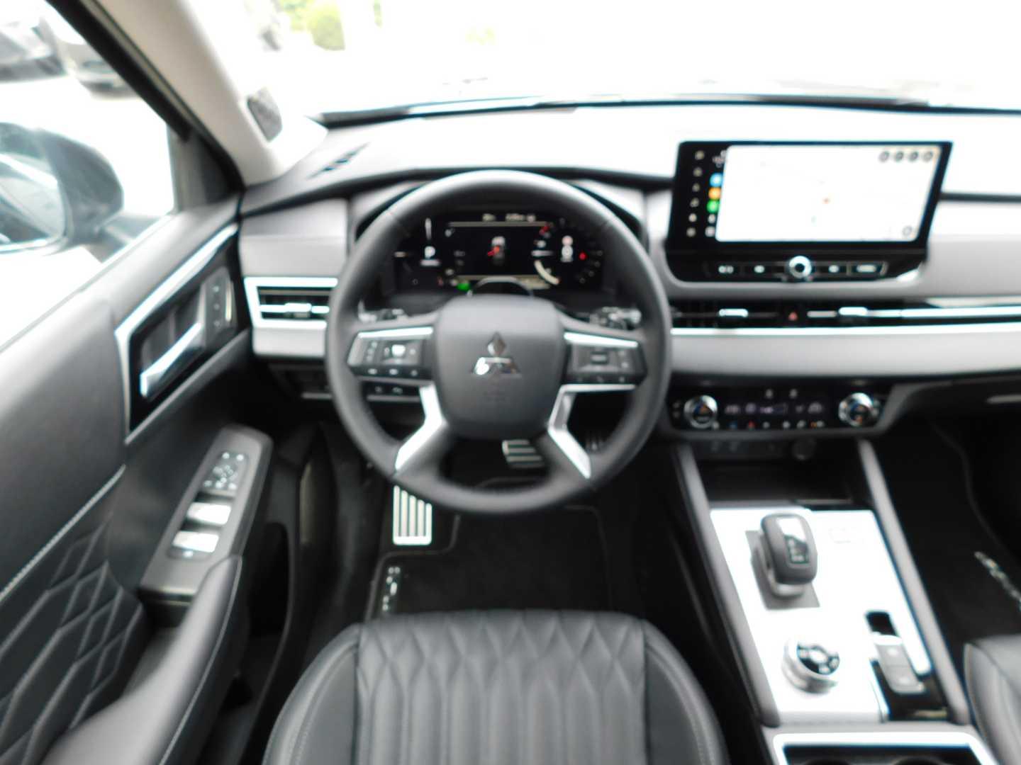 Mitsubishi Outlander 2.4L PHEV TOP 2-Farb