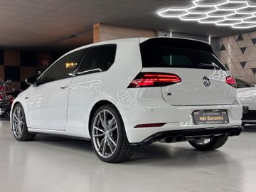 Volkswagen Golf - 6