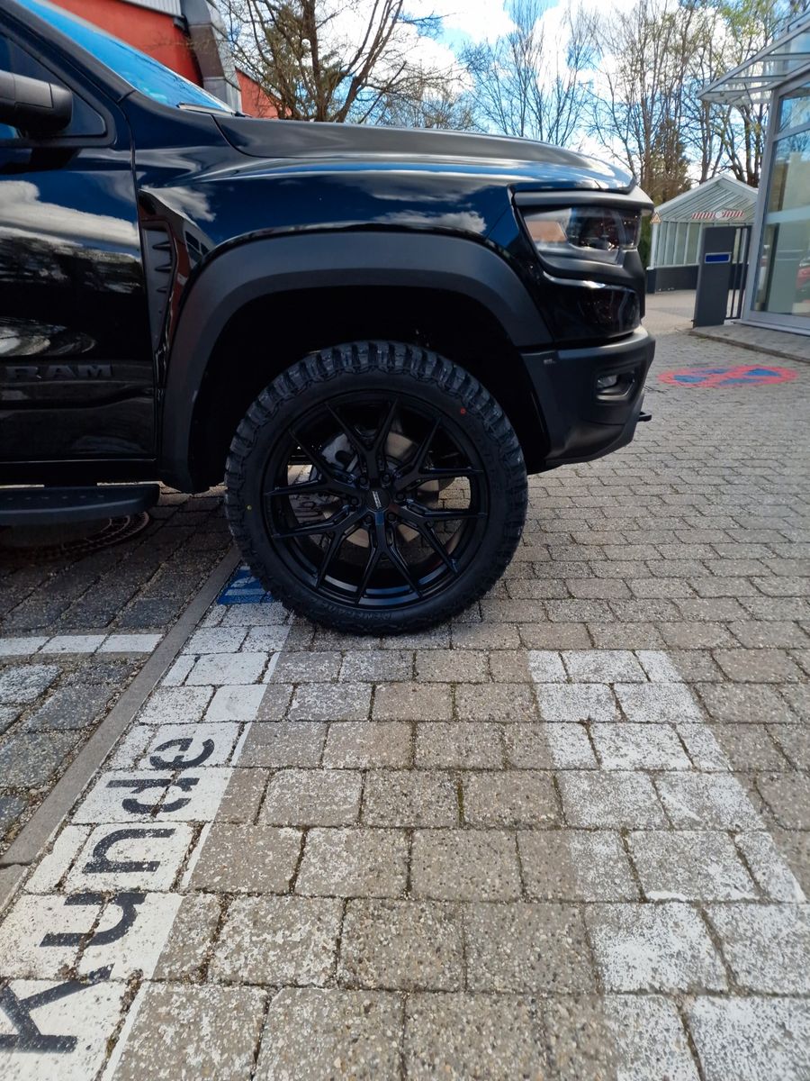 Fahrzeugabbildung Dodge RAM 1500 TRX 6.2 V8 *KOMPR."V-Max"24 Zoll*Bügel