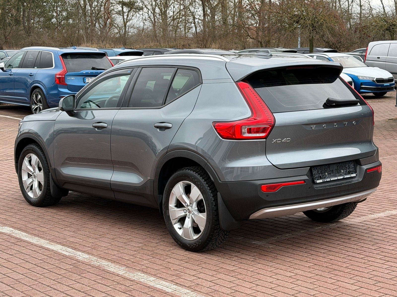 Fahrzeugabbildung Volvo XC40 T4 Momentum AWD *Nav*Totwinkel*AHK*LED*360°