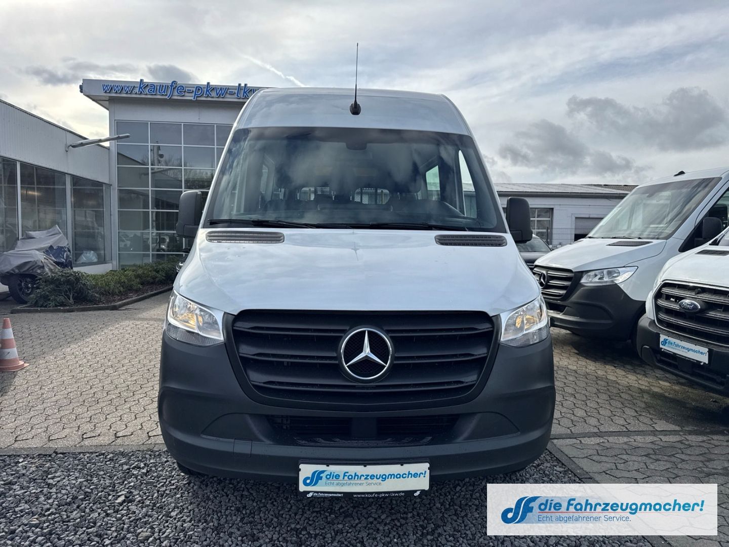 Fahrzeugabbildung Mercedes-Benz Sprinter III Tourer 311 CDI L2 VI Totwinkelassis