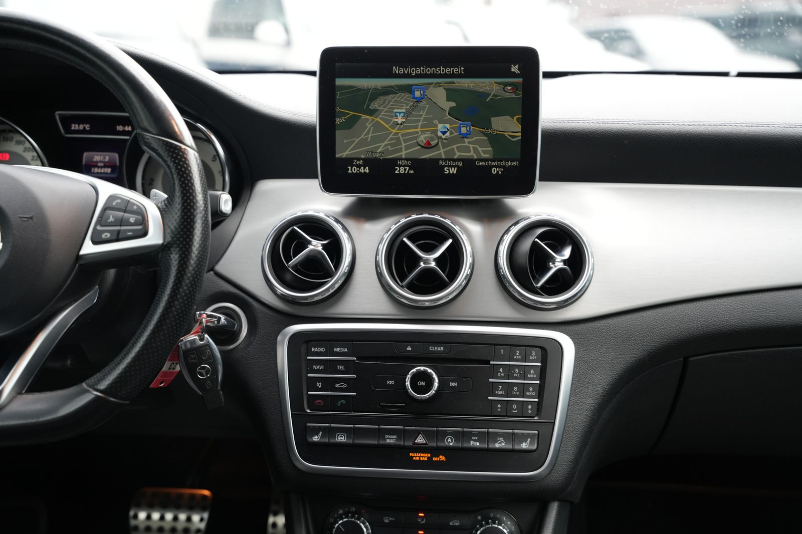 Fahrzeugabbildung Mercedes-Benz GLA 220 CDI 4Matic *AMG*SHZ*Navigation*