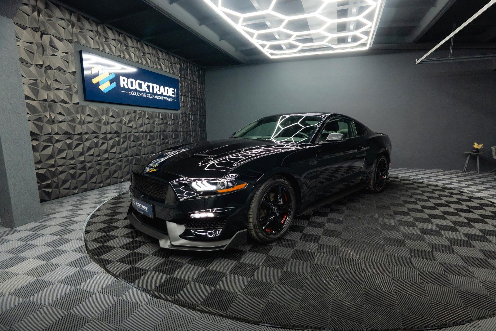 Fahrzeugabbildung Ford Mustang Shelby Coupe GT 350 Package Dark Horse
