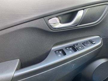 Hyundai Kona Select Elektro Kam.+KeyLess+Navi+SHZ+ACC
