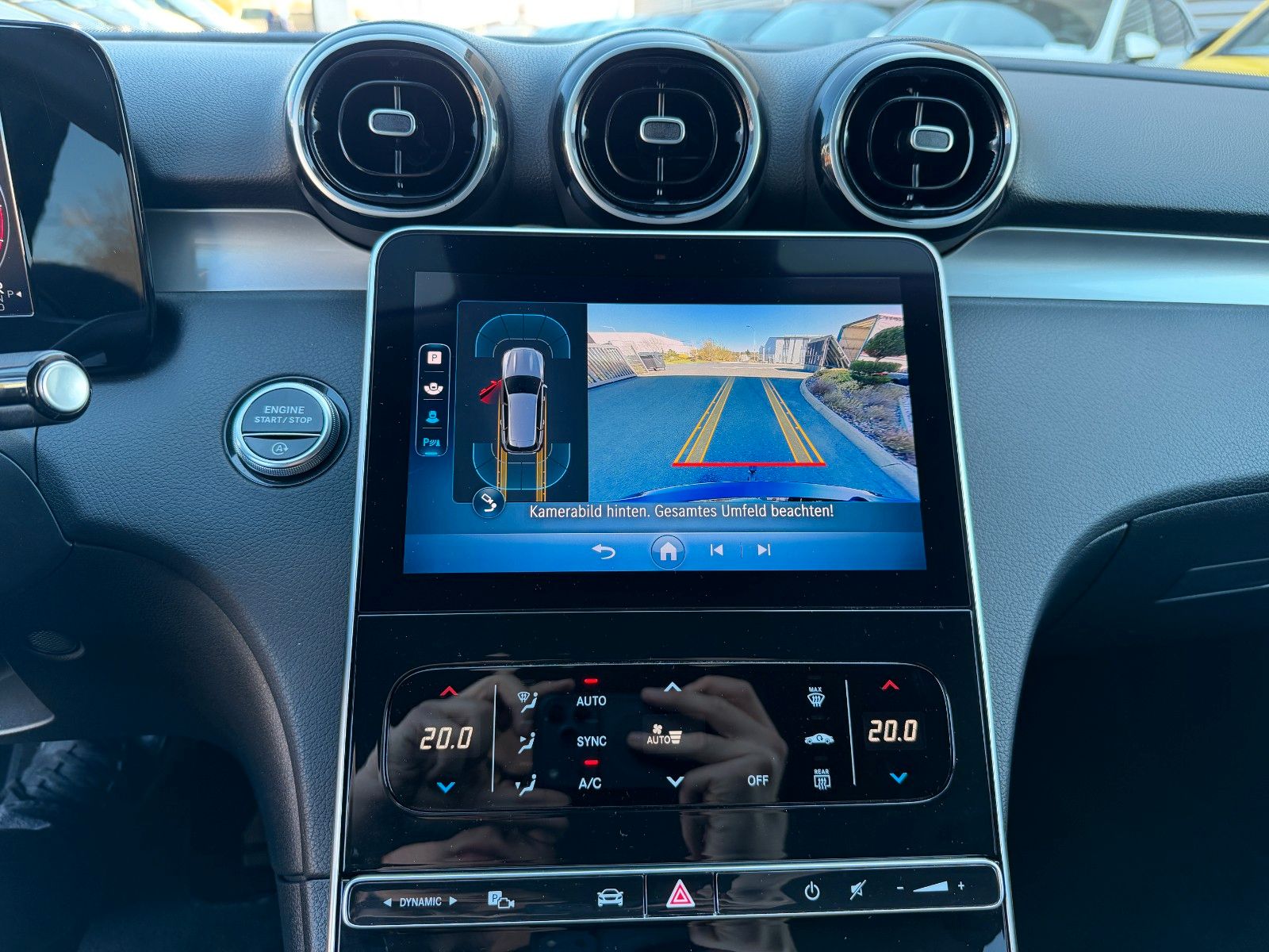 Fahrzeugabbildung Mercedes-Benz C 200d T Avantgarde+AHK+Distr+RKamera+LED+IHC
