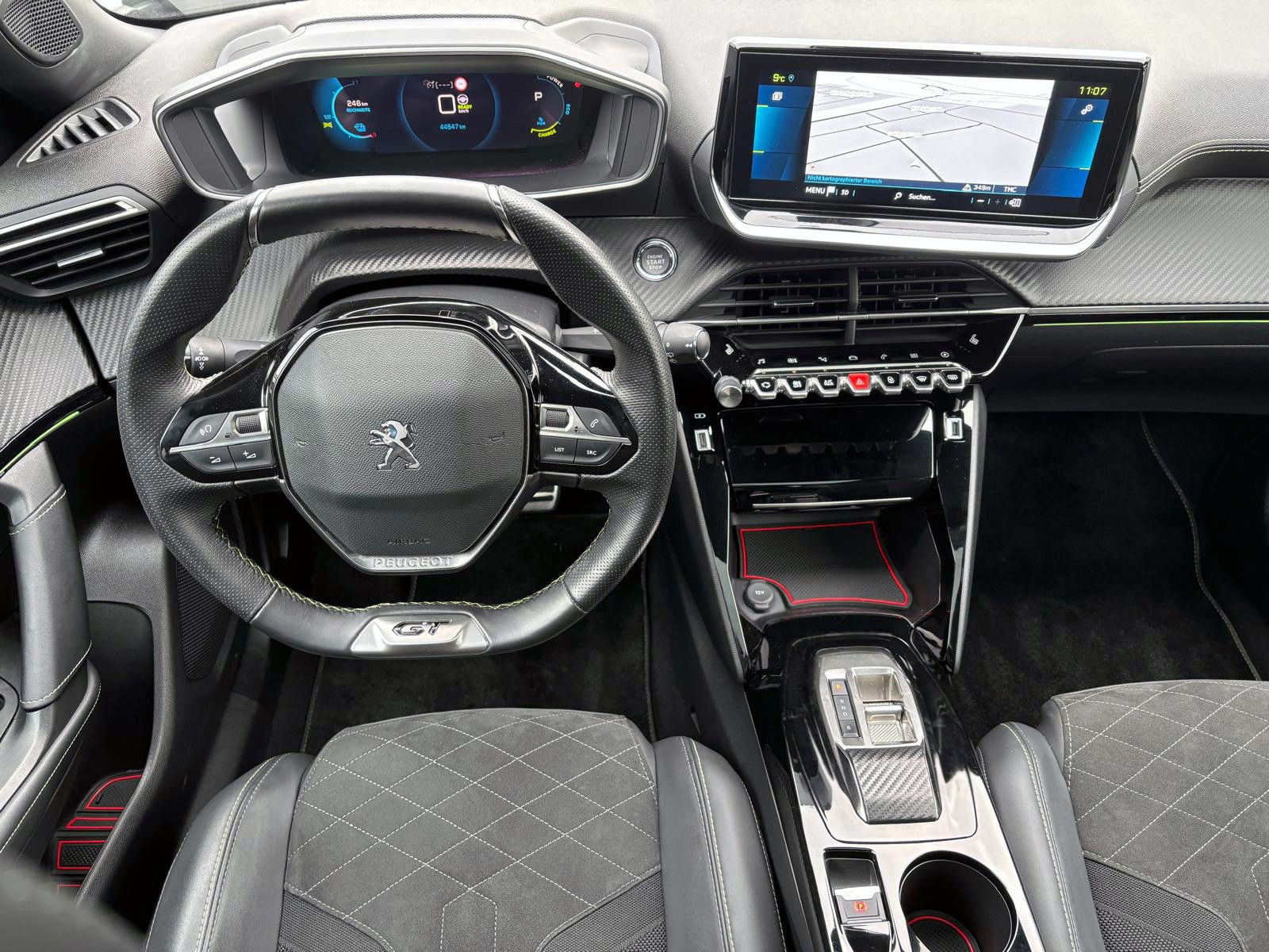 Fahrzeugabbildung Peugeot 2008 e-GT 11kW OnBoard LED ACC KAM NAV CarPlay