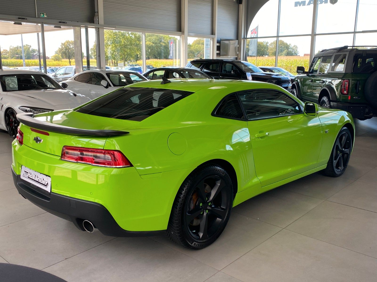 Fahrzeugabbildung Chevrolet Camaro 6.2 V8 Coupe Autom. "Xenon Kamera Leder"