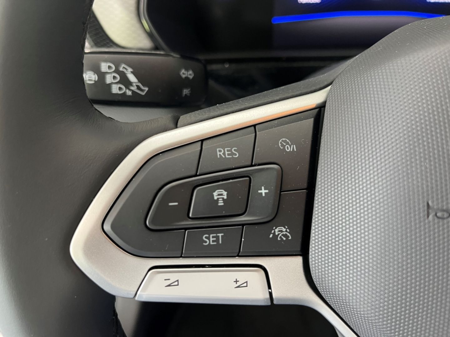 Fahrzeugabbildung Volkswagen T-Cross Life 1.0 TSI Digitales Cockpit LED ACC A