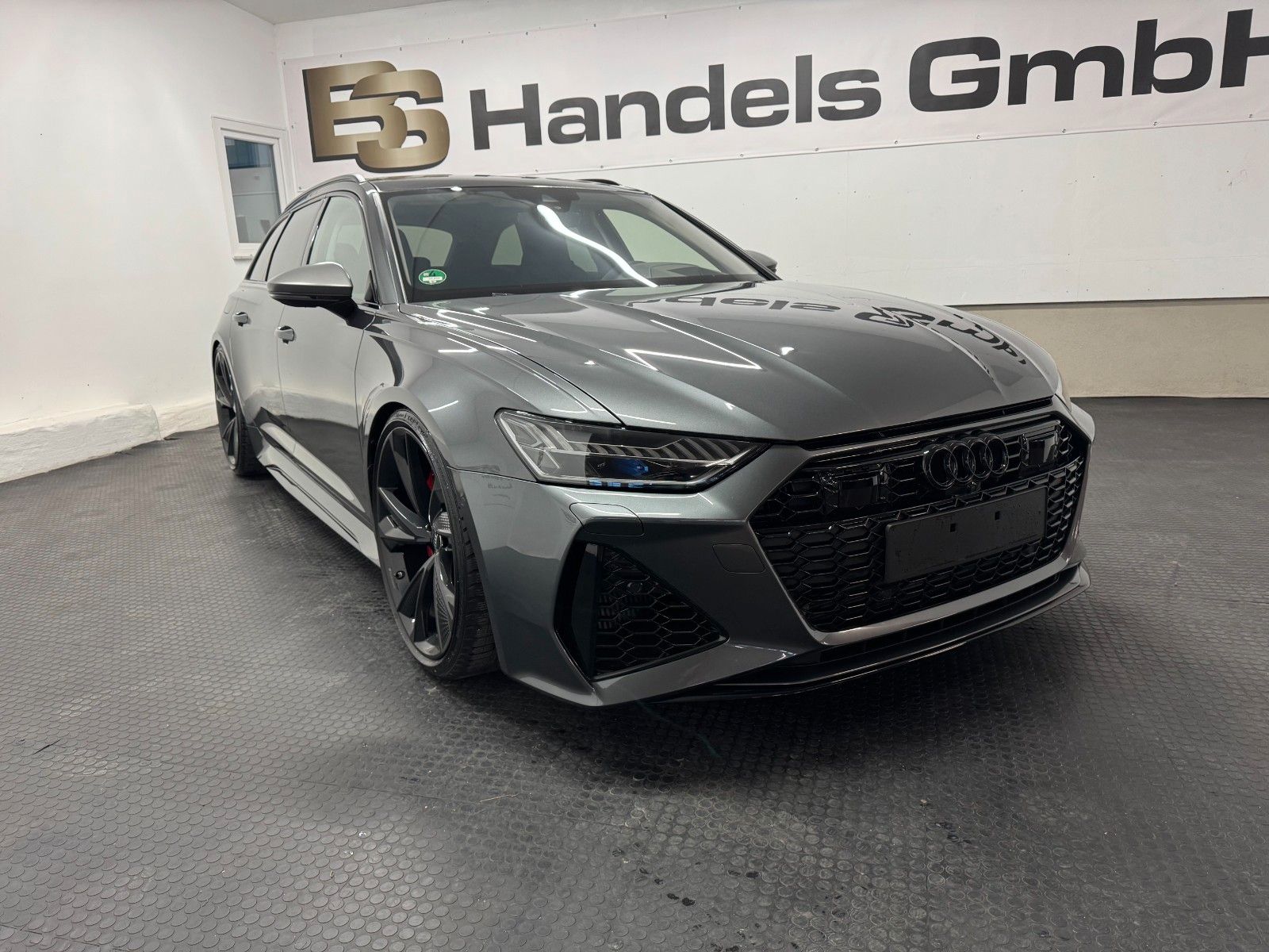 AUDI RS 6 QUATTRO PERFORMANCE*PANO*22 ZOLL*AHK*RS DYN