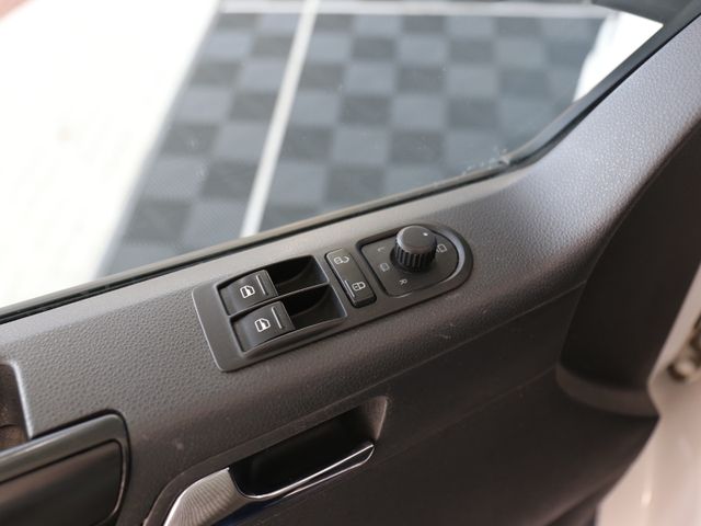 Volkswagen T5 Multivan 2.0TDI 103KW DSG NAVI STANDHZG SIDE