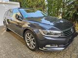 Volkswagen Passat Variant 1.5 TSI DSG Highline Pano AHK HZG