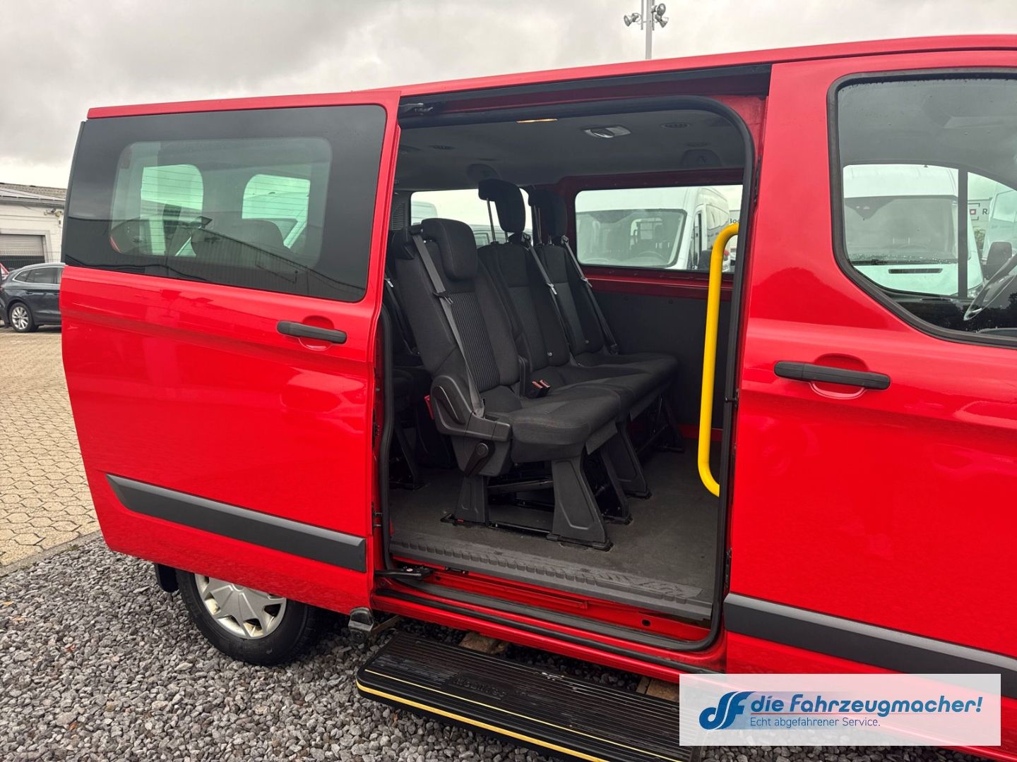 Fahrzeugabbildung Ford Transit Custom Tourneo Kombi 310 L1 Trend *1601