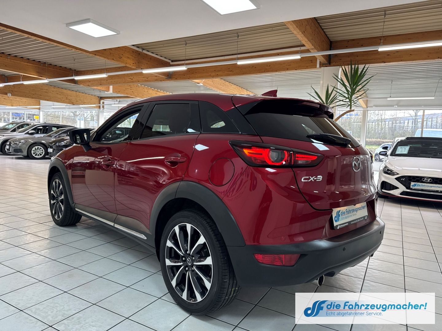 Fahrzeugabbildung Mazda CX-3 Sports-Line HUD Navi LED Klimaautom DAB SHZ