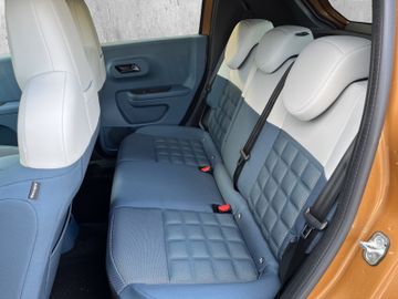 Fiat Grande Panda La Prima Elektro SHZ LHZ LED NAV