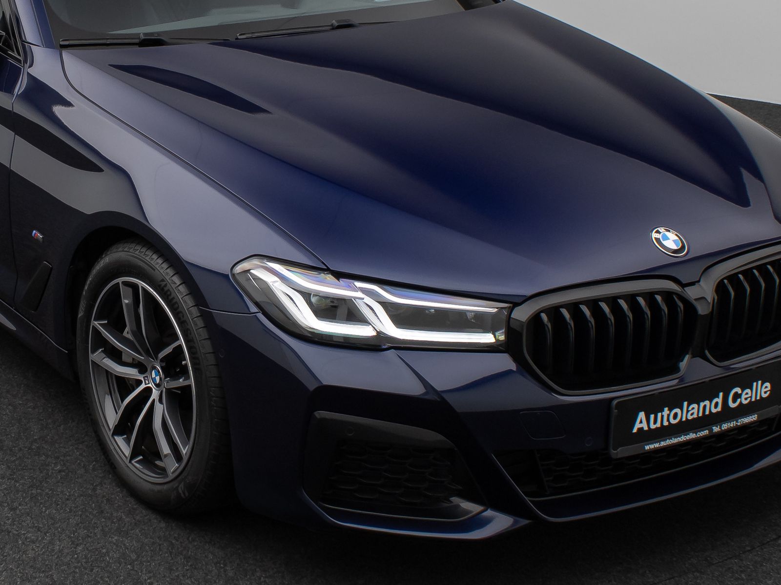 Fahrzeugabbildung BMW 530d M Sport Laser HUD DAB Komfort Alarm 18Zoll