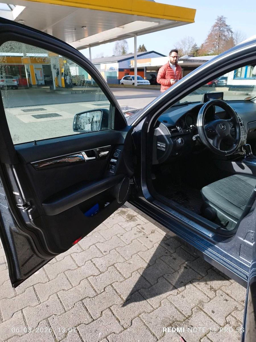 Mercedes-Benz C200 2009 — photo 11